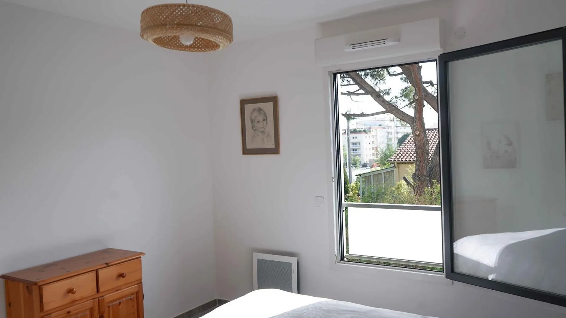 Apartment With Terrace Close To Beaches Cagnes-sur-Mer